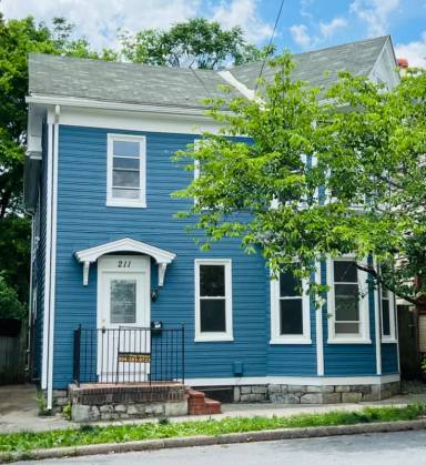 Main picture of 211 S Maple Ave