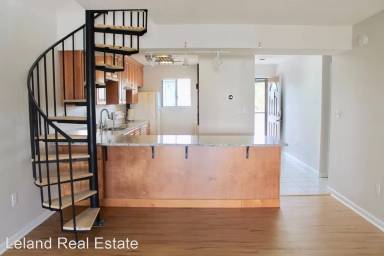 Main picture of 3200 Lynnhaven Dr