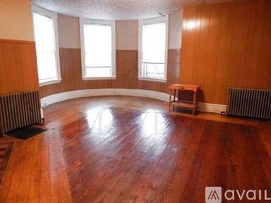Main picture of 180 Elm St