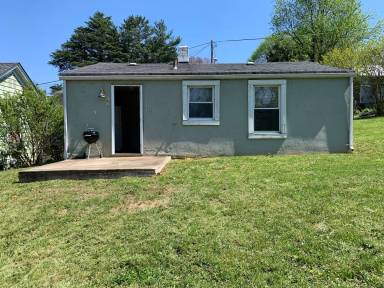 Main picture of 103 Willow St