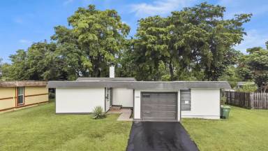Main picture of 7801 NW 70th Ave