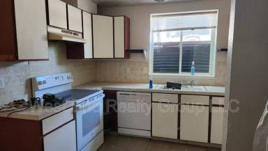 Main picture of 1023 Washington Ave