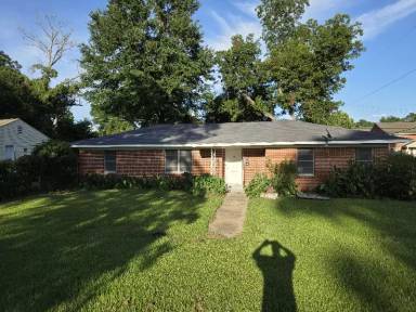 Main picture of 400 Cole Ave