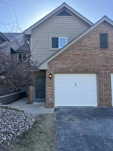 Main picture of 18475 Brookfield Lake Dr