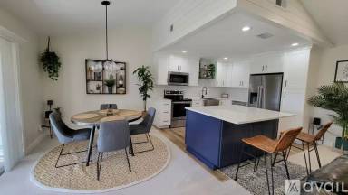 Main picture of 5336 White Cliff Ln