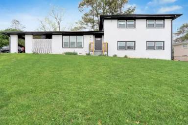 Main picture of 2932 Valley Ridge Dr