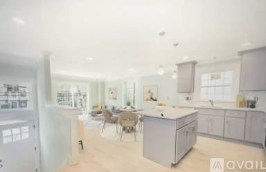 Main picture of 569 Hawthorne Ave