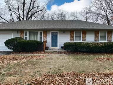 Main picture of 821 E Walnut St