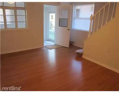 Main picture of 2824 Salisbury St