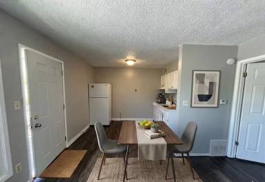 Main picture of 120-130 Sherwood Ct