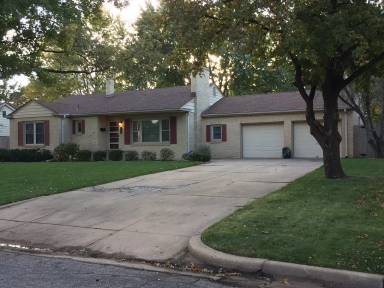 Main picture of 239 S Parkwood Ln