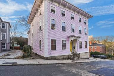 Main picture of 35 Bowen St