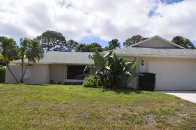 Main picture of 742 SE Starflower Ave
