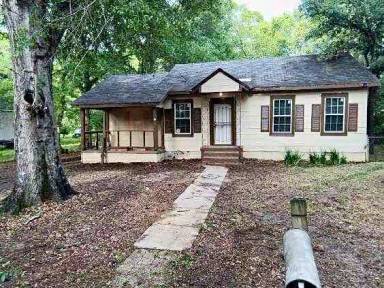 Main picture of 350 Houston Ave