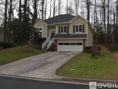 Main picture of 200 Red Oak Ln