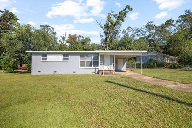 Main picture of 1856 Honeysuckle Dr
