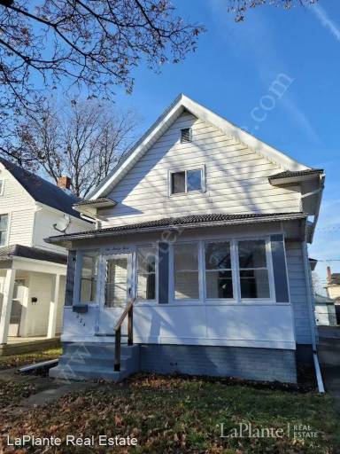 Main picture of 624 Parker Ave
