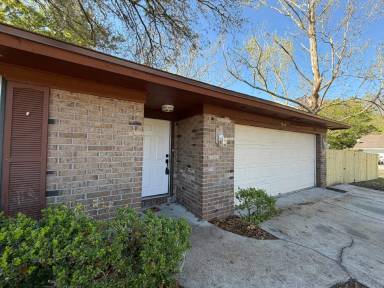 Main picture of 7984 Gulf Rd S