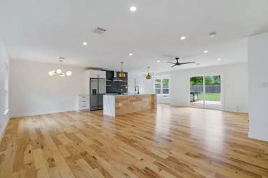 Main picture of 5717 Wellington Dr