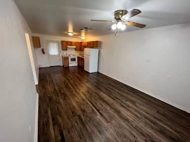 Main picture of 701 Miracle Ln