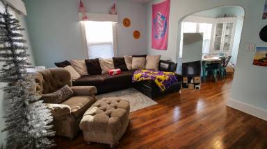 Main picture of 300 Lewis St