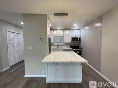 Main picture of 250 Elm St