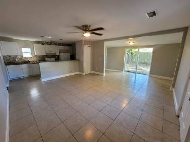 Main picture of 3520 Avenue V NW