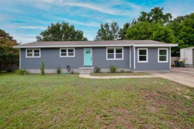 Main picture of 108 Moriarty St NW