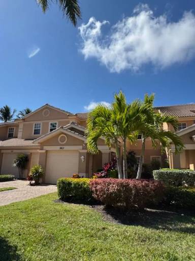 Main picture of 13821 Lake Mahogany Blvd