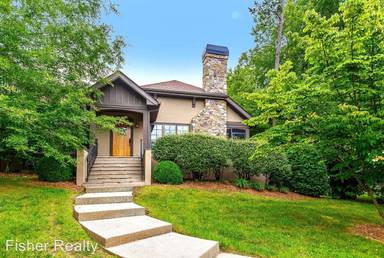 Main picture of 33 Clock Tower Ln