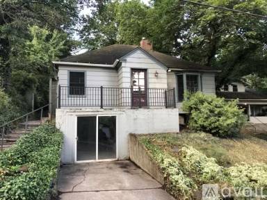 Main picture of 1010 NE Maple St