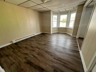 Main picture of 630 W Market St