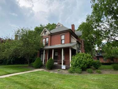 Main picture of 877 Dennison Ave