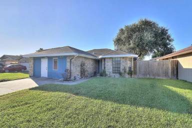 Main picture of 6121 Angus Dr