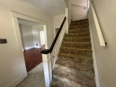 Main picture of 5241 Paulian Pl