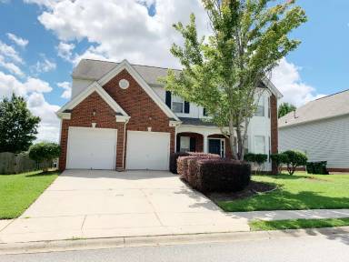 Main picture of 14 Smokehouse Dr