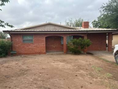 Main picture of 3211 Delano Ave
