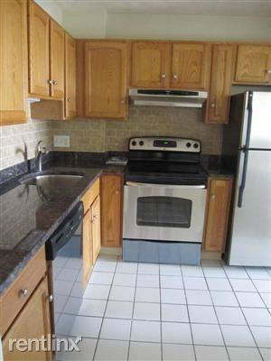 Main picture of 425 Broadway