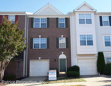 Main picture of 550 Kalmia Sq NE