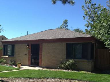 Main picture of 2255 Roslyn St