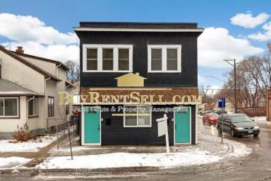 Main picture of 2428 5th St NE
