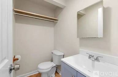 Main picture of 2049 Berkshire Cir