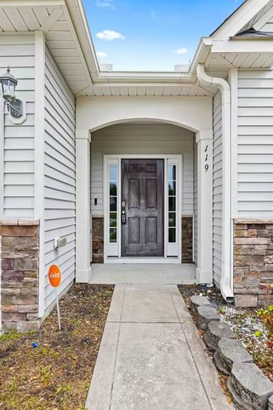 Main picture of 119 Moss Creek Dr