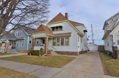Main picture of 2229 Blake Ave