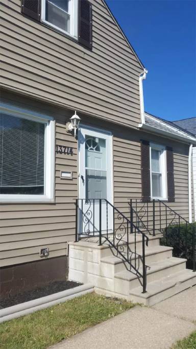 Main picture of 13714 Bennington Ave