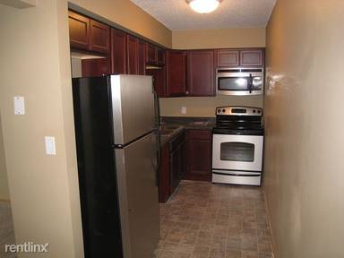 Main picture of 902-906 N Dodge St Apartments