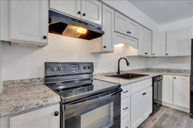 Main picture of 1802 Edmund Ave NE