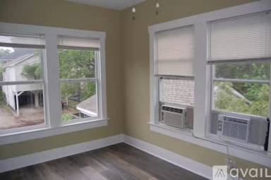 Main picture of 2408 Ridgewood St