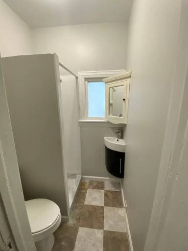 Main picture of 615 W White St