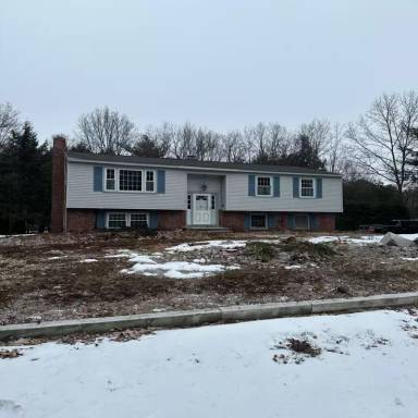 Main picture of 285 Pinewood Dr